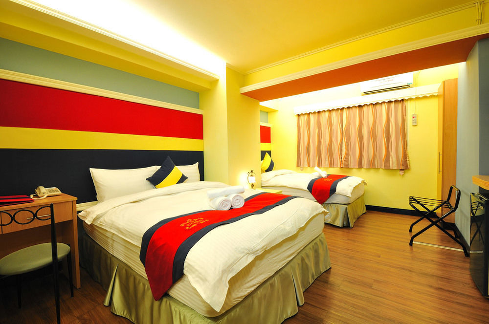 Elizabeth Hotel Taichung Esterno foto