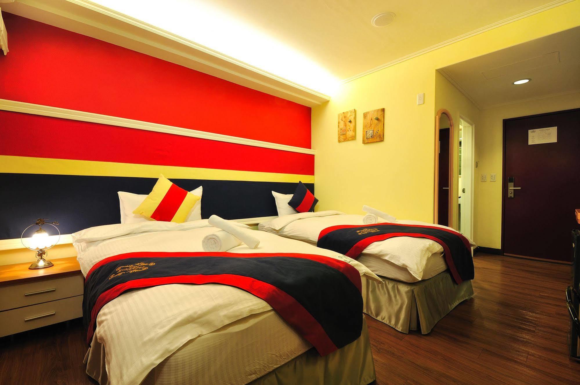 Elizabeth Hotel Taichung Esterno foto
