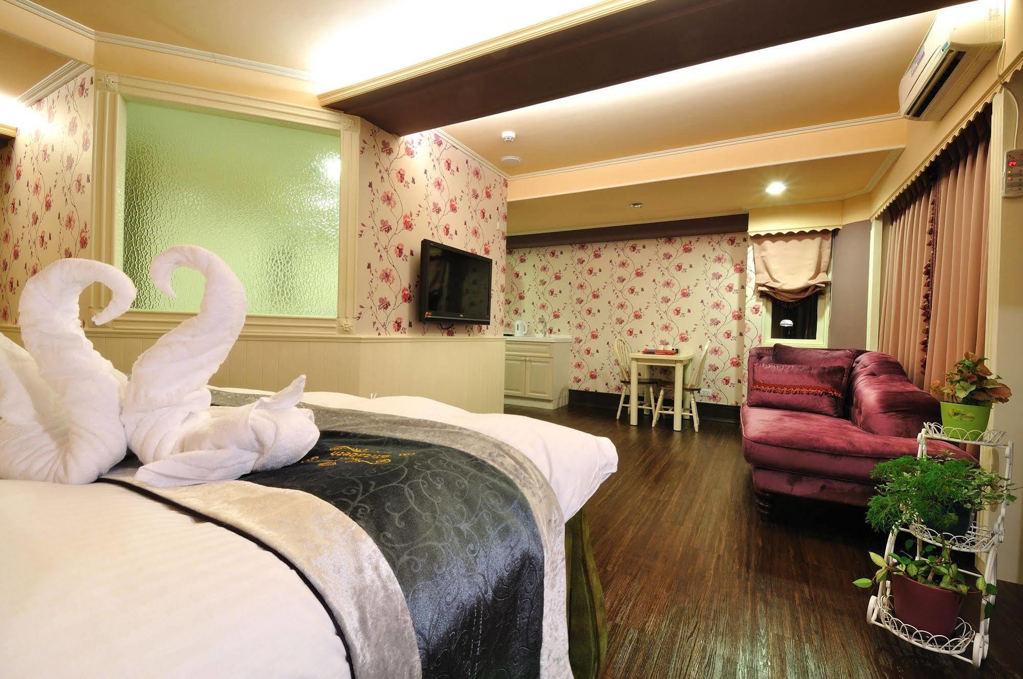 Elizabeth Hotel Taichung Esterno foto