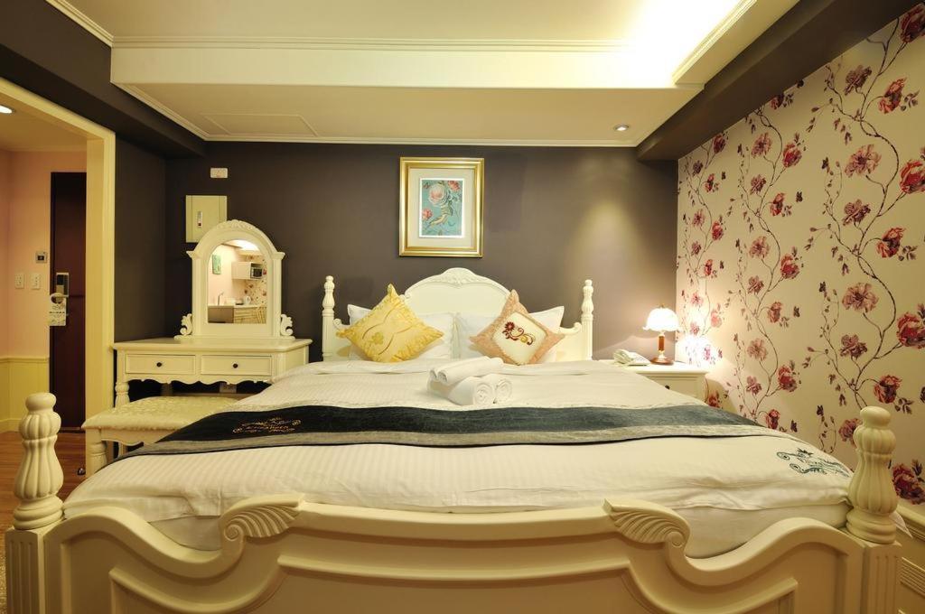 Elizabeth Hotel Taichung Esterno foto